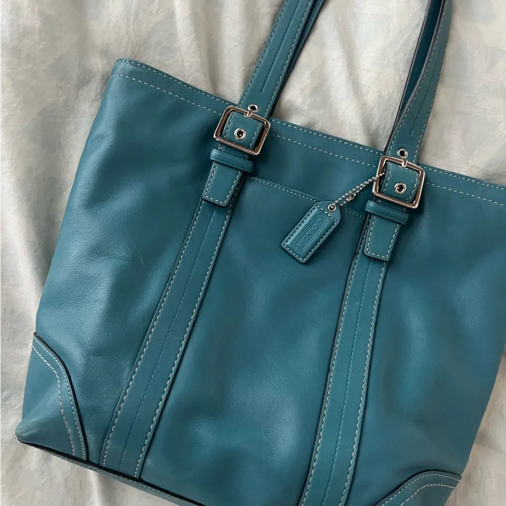 Teal blue leather 2008 coach bag